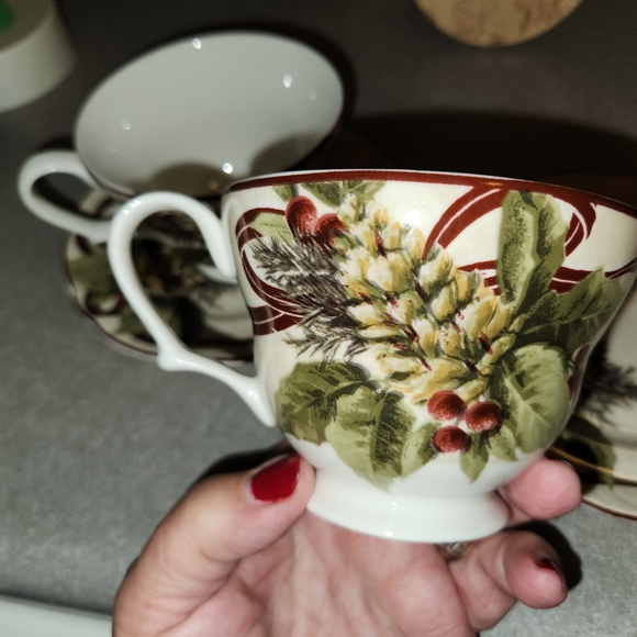 222 Fifth Yuletide Celebration salad plates & cup and saucers - Picture 7 of 7